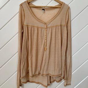 FREE PEOPLE scoop neck flowy Henley, peach, M